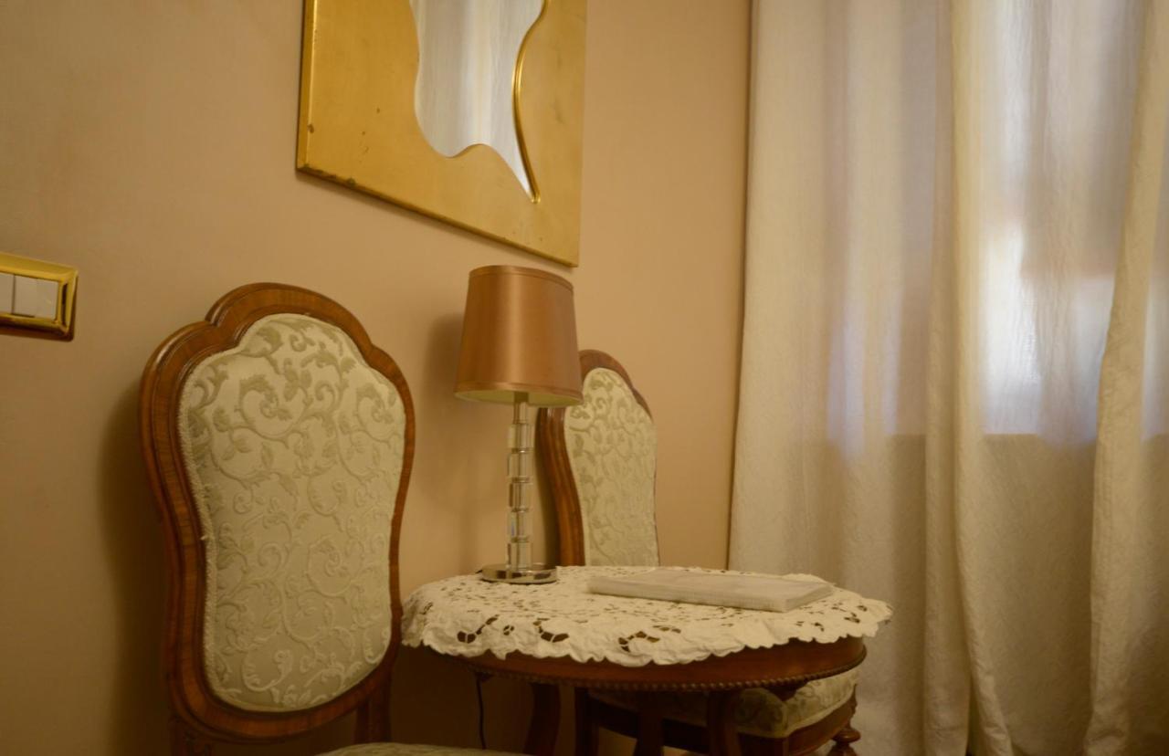 Villa Marisa Pavia Eksteriør billede